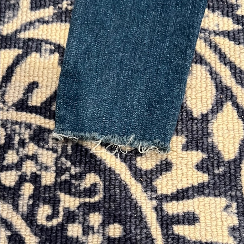 Joe's Jeans Skinny Crop Jeans - Picture 6 of 7